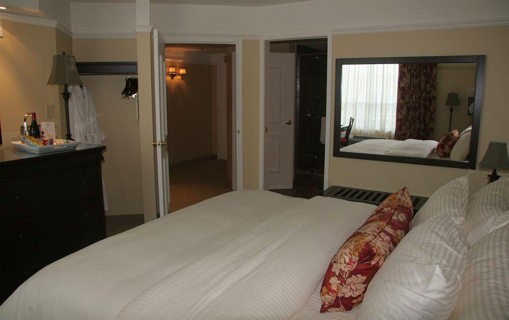 Le St-Martin Hotel & Suites Laval Exterior foto