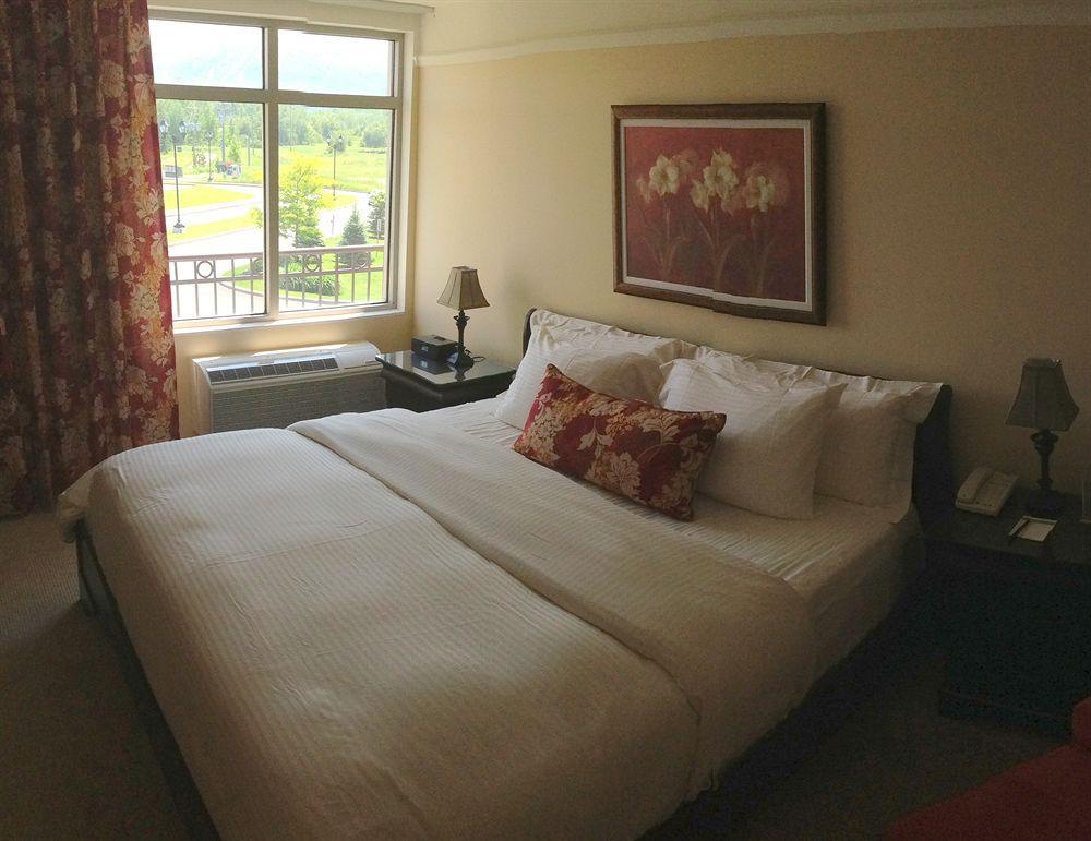Le St-Martin Hotel & Suites Laval Exterior foto