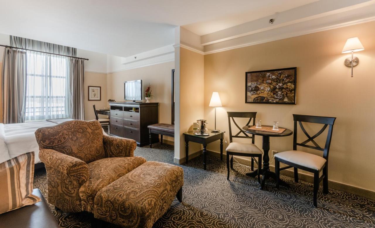Le St-Martin Hotel & Suites Laval Exterior foto