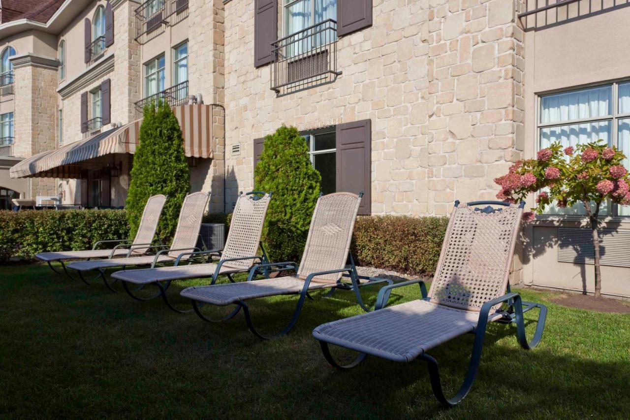 Le St-Martin Hotel & Suites Laval Exterior foto