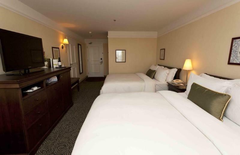 Le St-Martin Hotel & Suites Laval Exterior foto